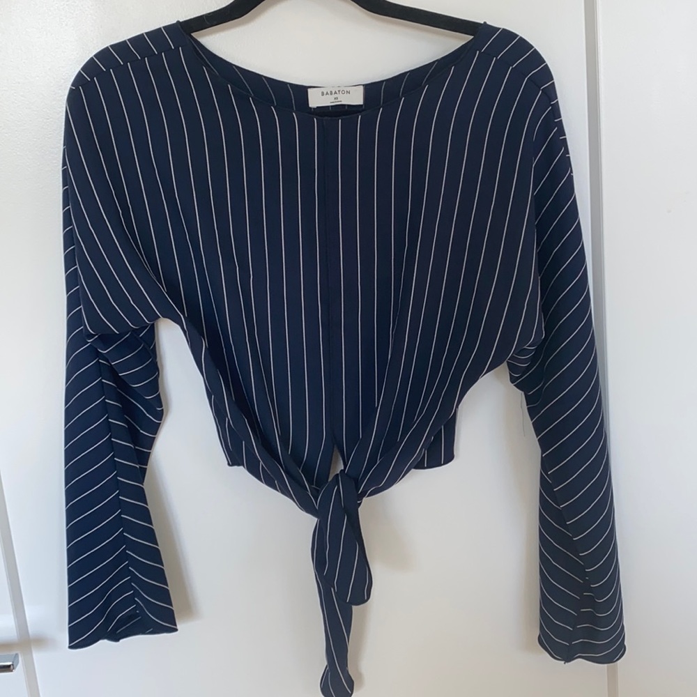 NWOT Babaton 1/4 length sleeve crop top